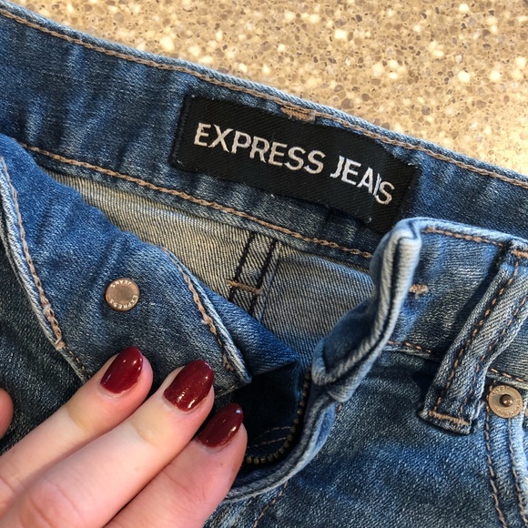 Shorts - Picture 3 of 4